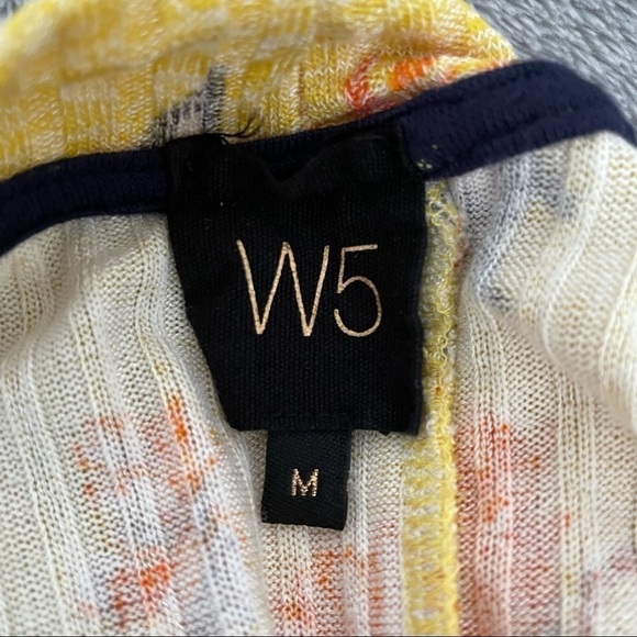 Anthropologie W5 High Neck Floral Ribbed Top Size Medium Button Back Detail - Picture 4 of 7